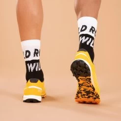 CHAUSSETTES DE RUNNING RUN900 EPAISSES MI-MOLLET RUN WILD BLANCHE NOIRE 17 CHAUSSETTES DE RUNNING RUN900 EPAISSES MI-MOLLET RUN WILD BLANCHE NOIRE -Fit Runner Soldes chaussettes de running run900 epaisses mi mollet run wild blanche noire 7