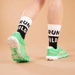 CHAUSSETTES DE RUNNING RUN900 EPAISSES MI-MOLLET RUN WILD BLANCHE NOIRE 18 CHAUSSETTES DE RUNNING RUN900 EPAISSES MI-MOLLET RUN WILD BLANCHE NOIRE -Fit Runner Soldes chaussettes de running run900 epaisses mi mollet run wild blanche noire 8