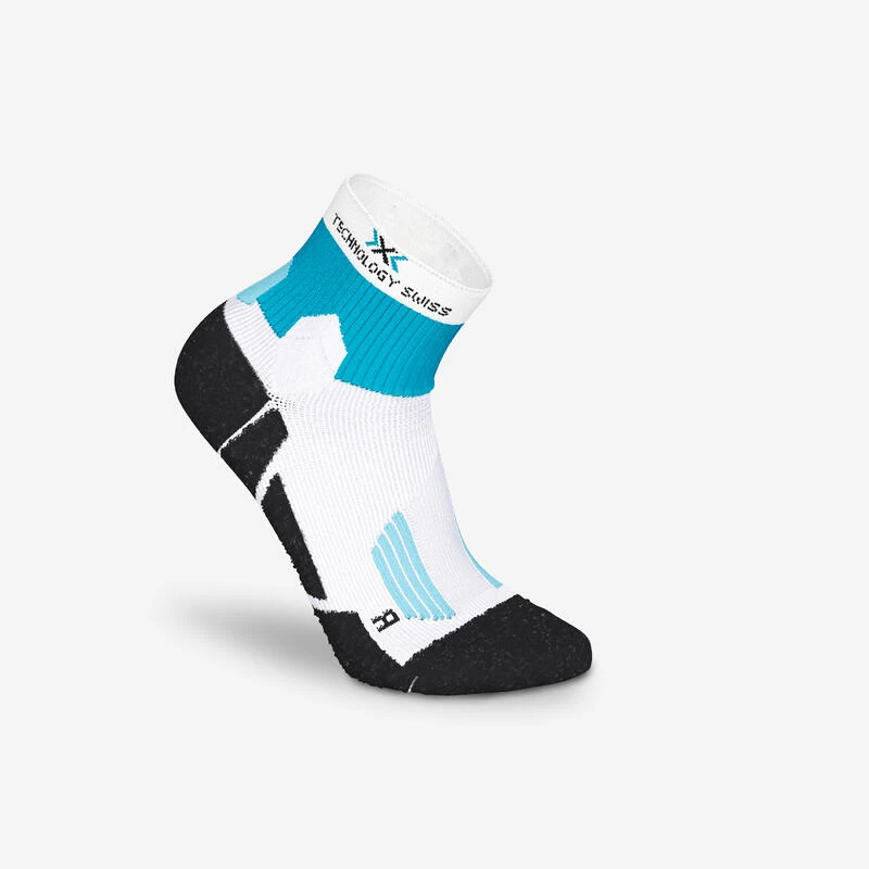 CHAUSSETTES DE RUNNING RUN900 X BLANC/BLEU 4 CHAUSSETTES DE RUNNING RUN900 X BLANC/BLEU – Image 4