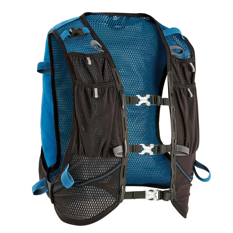 SAC DE TRAIL RUNNING MIXTE 10 L BLEU ET NOIR- VENDU AVEC POCHE À EAU 1L 3 SAC DE TRAIL RUNNING MIXTE 10 L BLEU ET NOIR- VENDU AVEC POCHE À EAU 1L – Image 3