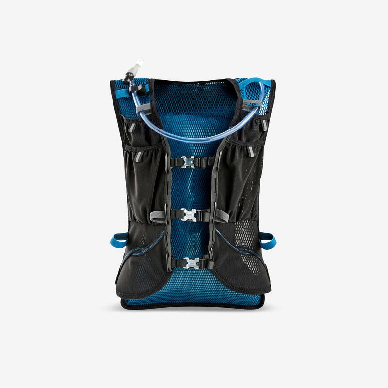 SAC DE TRAIL RUNNING MIXTE 10 L BLEU ET NOIR- VENDU AVEC POCHE À EAU 1L 1 SAC DE TRAIL RUNNING MIXTE 10 L BLEU ET NOIR- VENDU AVEC POCHE À EAU 1L