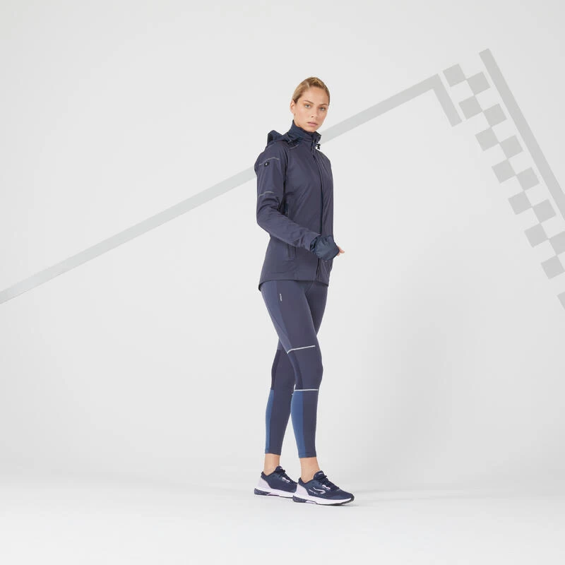 VESTE RUNNING HIVER FEMME DÉPERLANTE COUPE-VENT- KIPRUN WARM REGUL BLEU 2 VESTE RUNNING HIVER FEMME DÉPERLANTE COUPE-VENT- KIPRUN WARM REGUL BLEU – Image 2